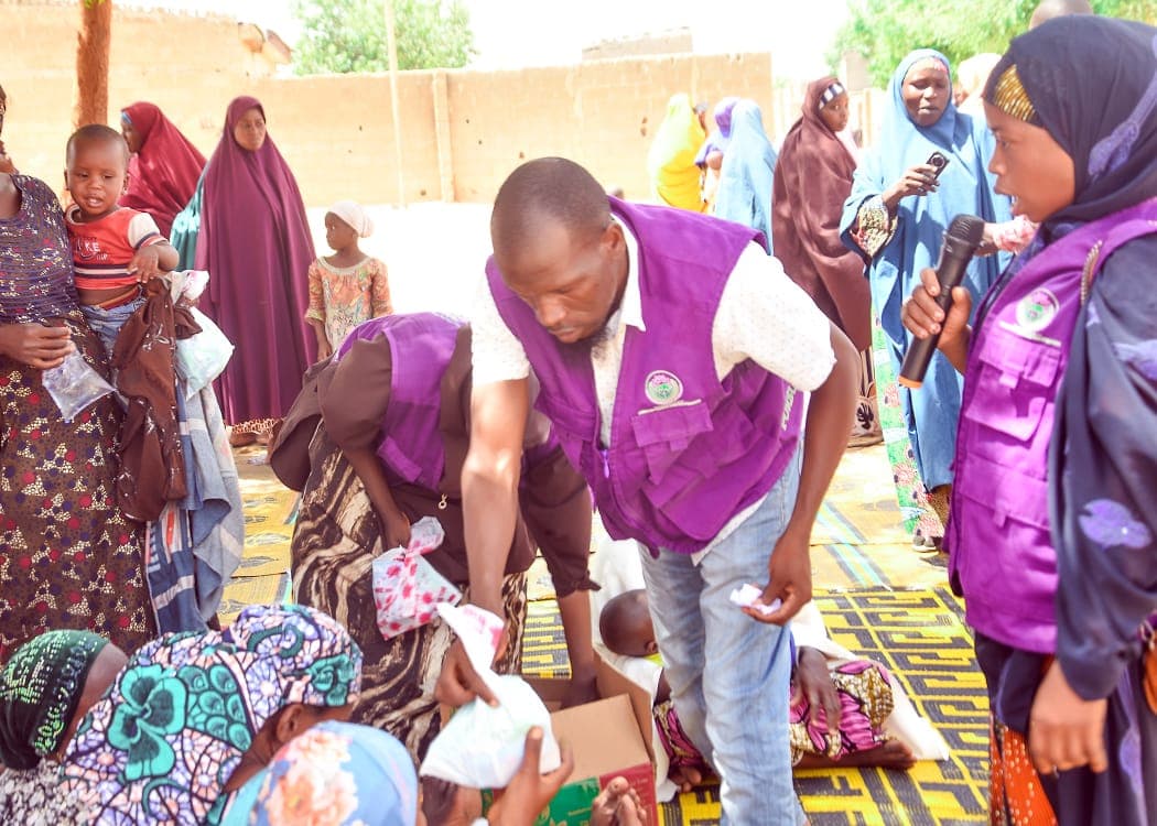 HHAI humanitarian workers distributing aid to displaced families in Northern Nigeria
